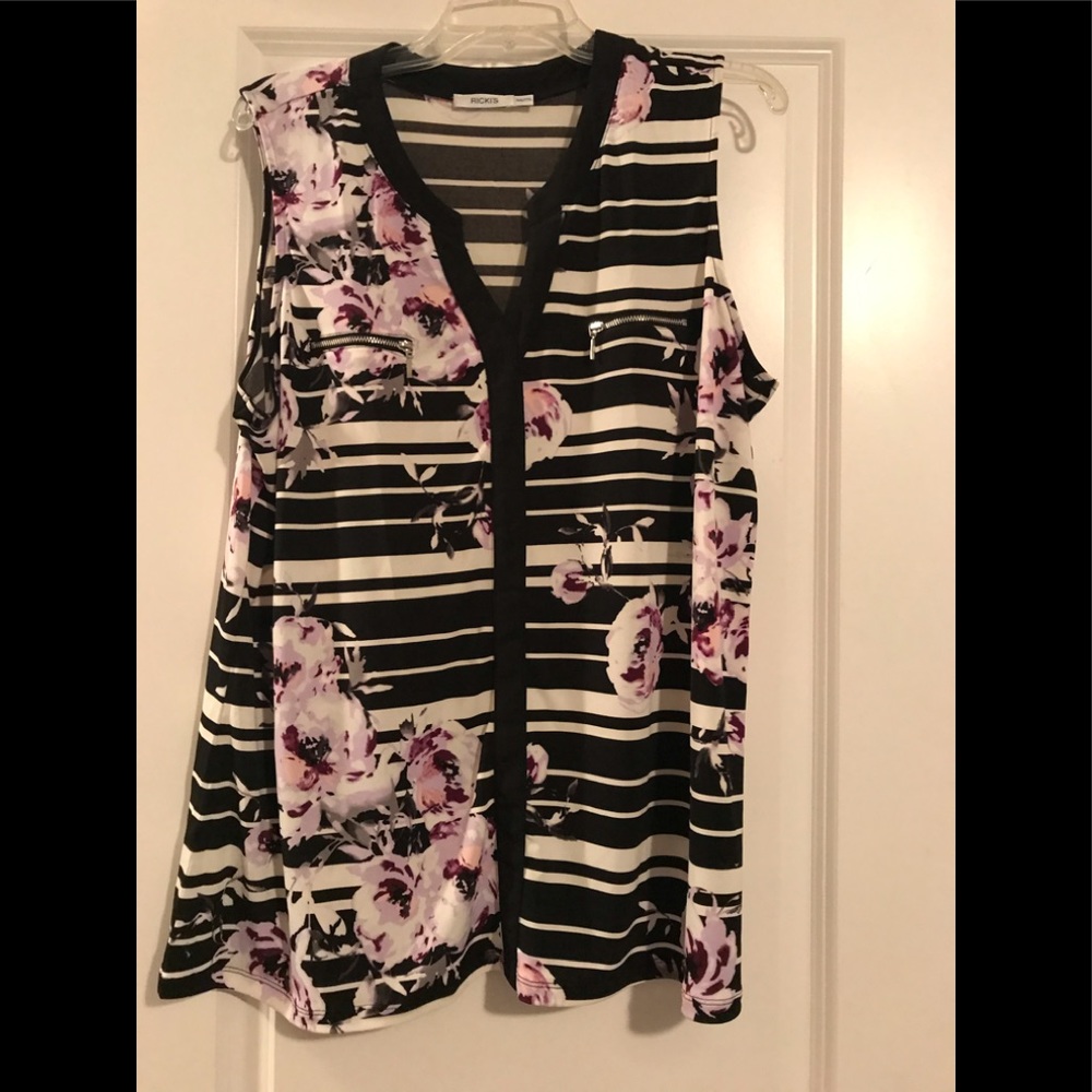 Ladies Sleeveless Blouse